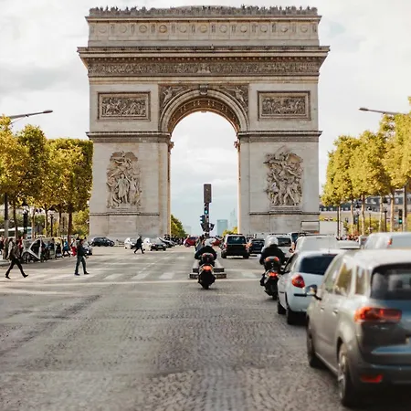 Apartment Modern Elegance With 2 Lounges - Arc De Triomphe *
